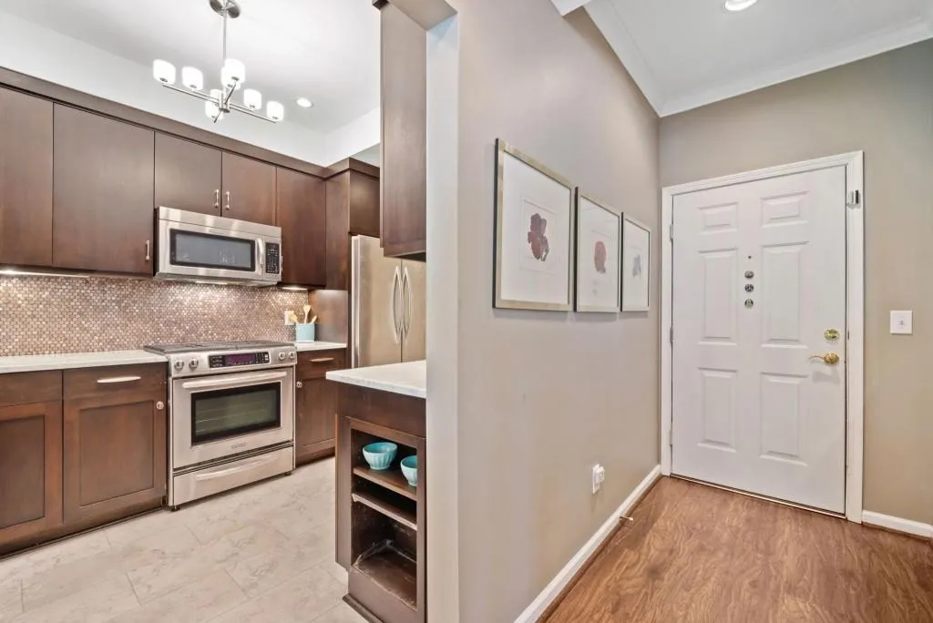 3636 Habersham Road Nw Unit 1103, Atlanta, Georgia 30305, 2 Bedrooms Bedrooms, ,2 BathroomsBathrooms,Residential,For Sale,3636 Habersham Road Nw Unit 1103,7612919