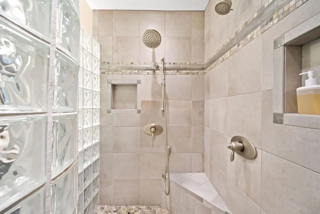 3636 Habersham Road Nw Unit 1103, Atlanta, Georgia 30305, 2 Bedrooms Bedrooms, ,2 BathroomsBathrooms,Residential,For Sale,3636 Habersham Road Nw Unit 1103,7612919