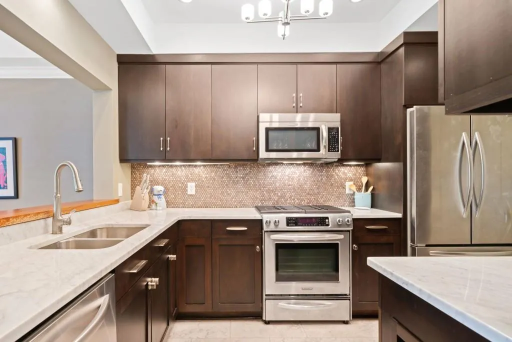 3636 Habersham Road Nw Unit 1103, Atlanta, Georgia 30305, 2 Bedrooms Bedrooms, ,2 BathroomsBathrooms,Residential,For Sale,3636 Habersham Road Nw Unit 1103,7612919