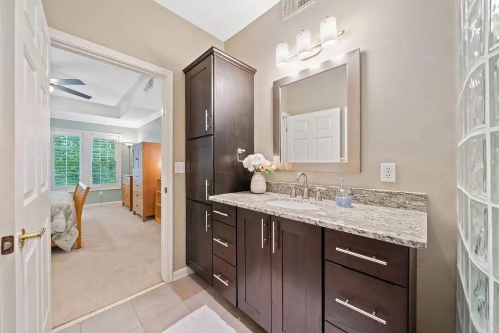 3636 Habersham Road Nw Unit 1103, Atlanta, Georgia 30305, 2 Bedrooms Bedrooms, ,2 BathroomsBathrooms,Residential,For Sale,3636 Habersham Road Nw Unit 1103,7612919
