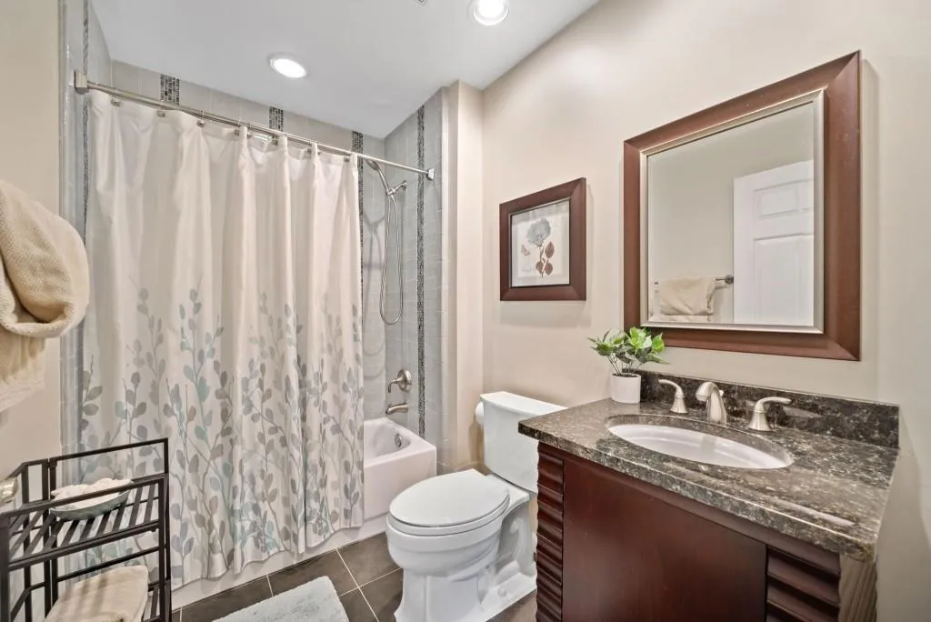 3636 Habersham Road Nw Unit 1103, Atlanta, Georgia 30305, 2 Bedrooms Bedrooms, ,2 BathroomsBathrooms,Residential,For Sale,3636 Habersham Road Nw Unit 1103,7612919
