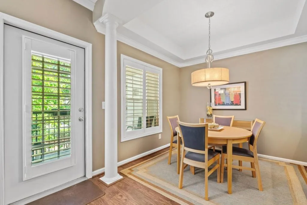 3636 Habersham Road Nw Unit 1103, Atlanta, Georgia 30305, 2 Bedrooms Bedrooms, ,2 BathroomsBathrooms,Residential,For Sale,3636 Habersham Road Nw Unit 1103,7612919