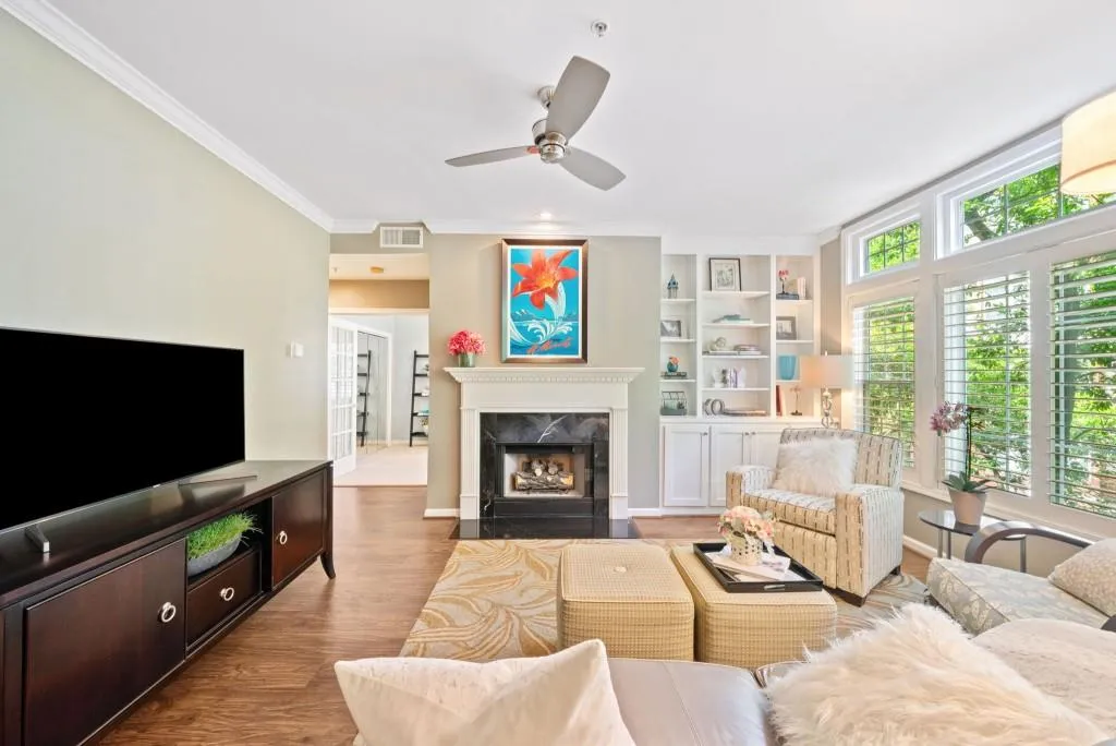 3636 Habersham Road Nw Unit 1103, Atlanta, Georgia 30305, 2 Bedrooms Bedrooms, ,2 BathroomsBathrooms,Residential,For Sale,3636 Habersham Road Nw Unit 1103,7612919
