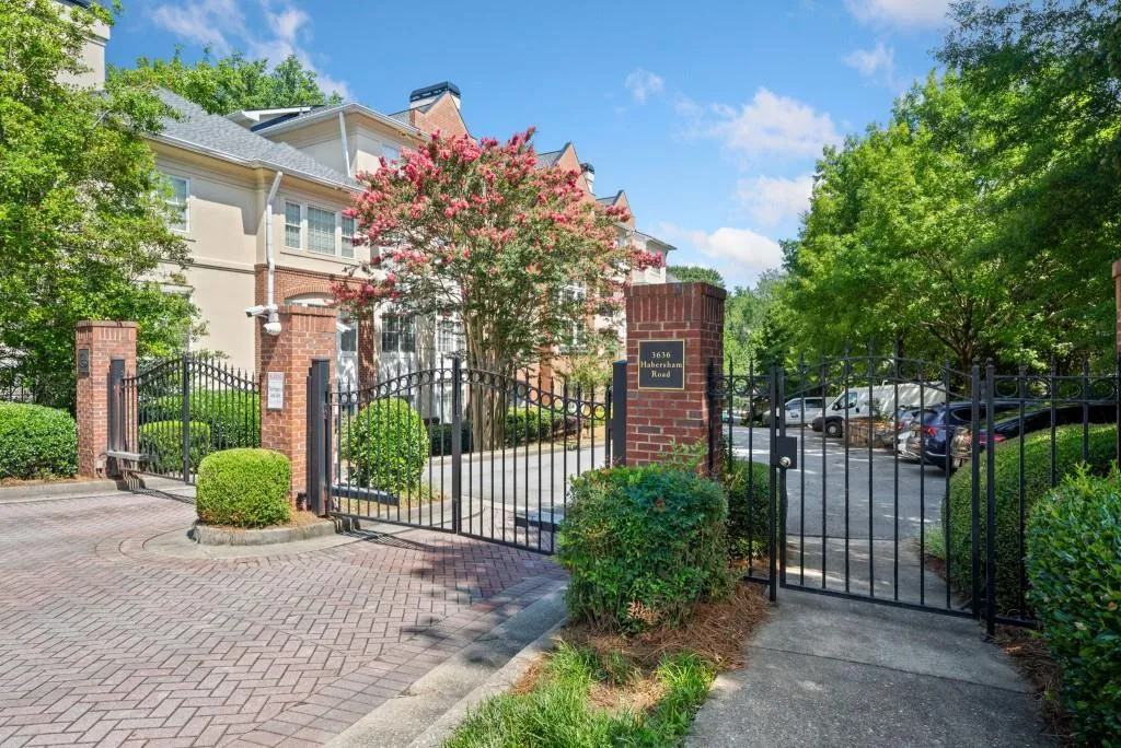 3636 Habersham Road Nw Unit 1103, Atlanta, Georgia 30305, 2 Bedrooms Bedrooms, ,2 BathroomsBathrooms,Residential,For Sale,3636 Habersham Road Nw Unit 1103,7612919