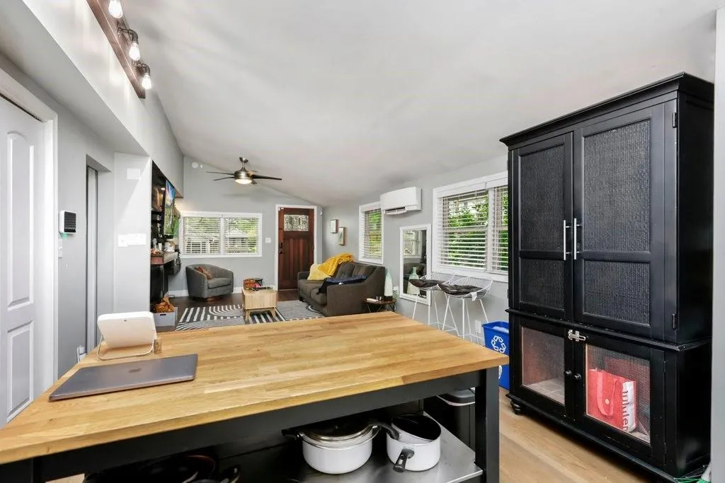 677 Holmes Street Nw, Atlanta, Georgia 30318, ,Residential Income,For Sale,677 Holmes Street Nw,7587541