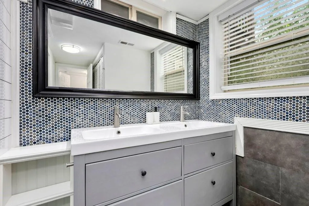 677 Holmes Street Nw, Atlanta, Georgia 30318, ,Residential Income,For Sale,677 Holmes Street Nw,7587541