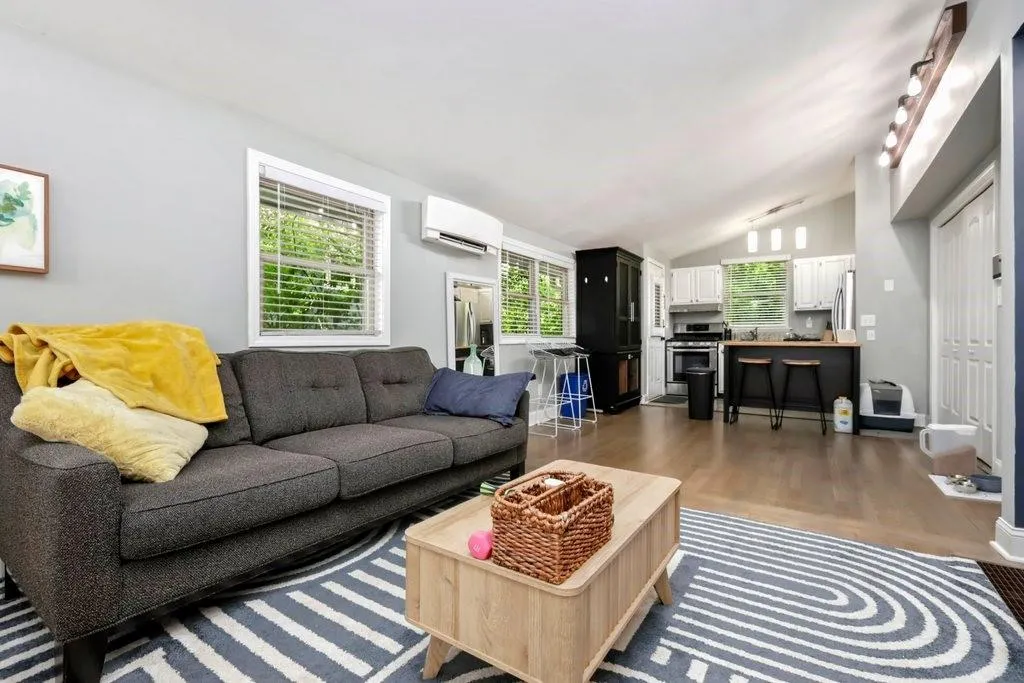 677 Holmes Street Nw, Atlanta, Georgia 30318, ,Residential Income,For Sale,677 Holmes Street Nw,7587541