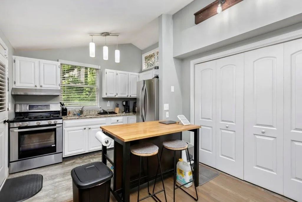677 Holmes Street Nw, Atlanta, Georgia 30318, ,Residential Income,For Sale,677 Holmes Street Nw,7587541