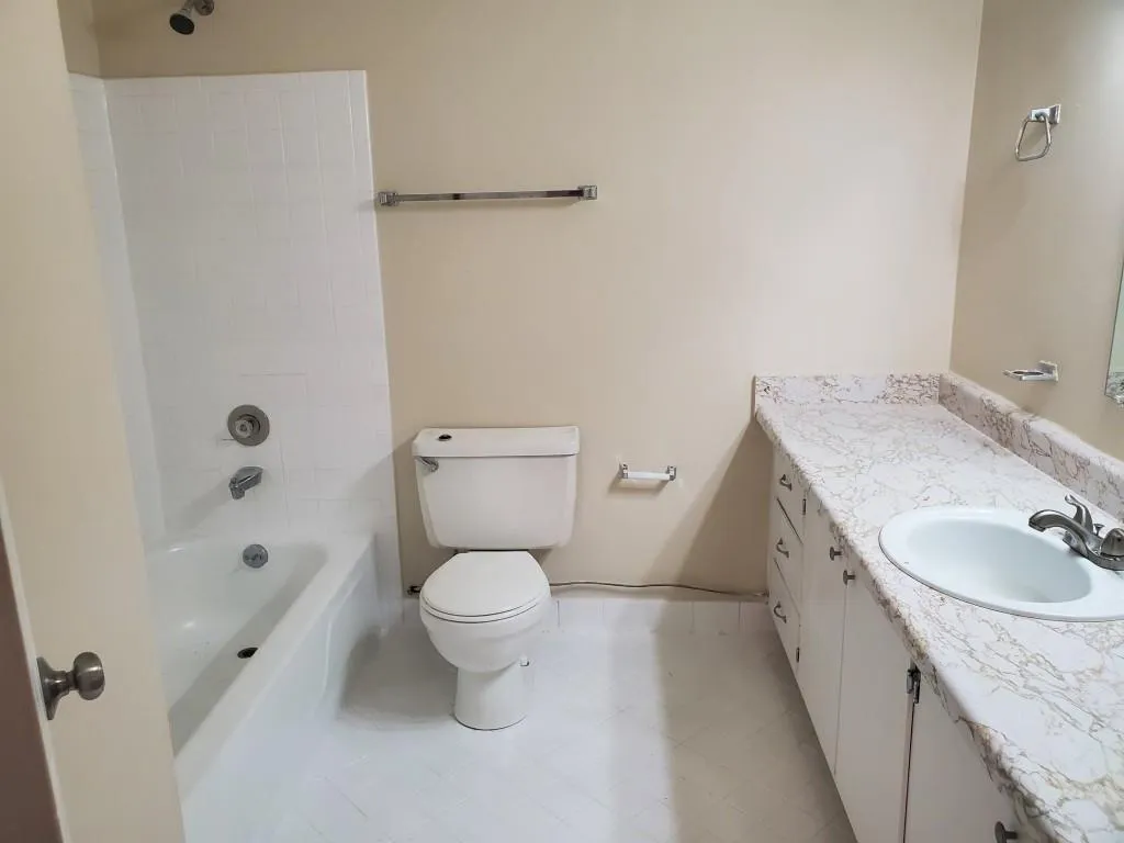 350 Winding River Drive Unit D, Atlanta, Georgia 30350, 2 Bedrooms Bedrooms, ,2 BathroomsBathrooms,Residential,Sold,350 Winding River Drive Unit D,6661877