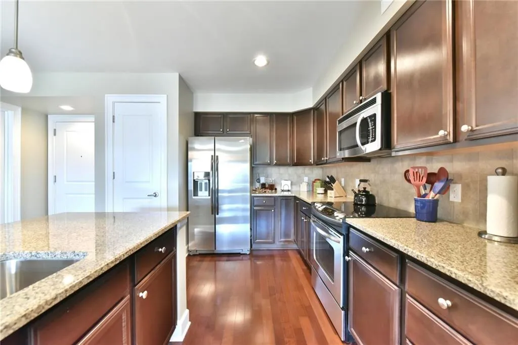200 River Vista Drive Unit 426, Atlanta, Georgia 30339, 2 Bedrooms Bedrooms, ,2 BathroomsBathrooms,Residential,Sold,200 River Vista Drive Unit 426,5814525