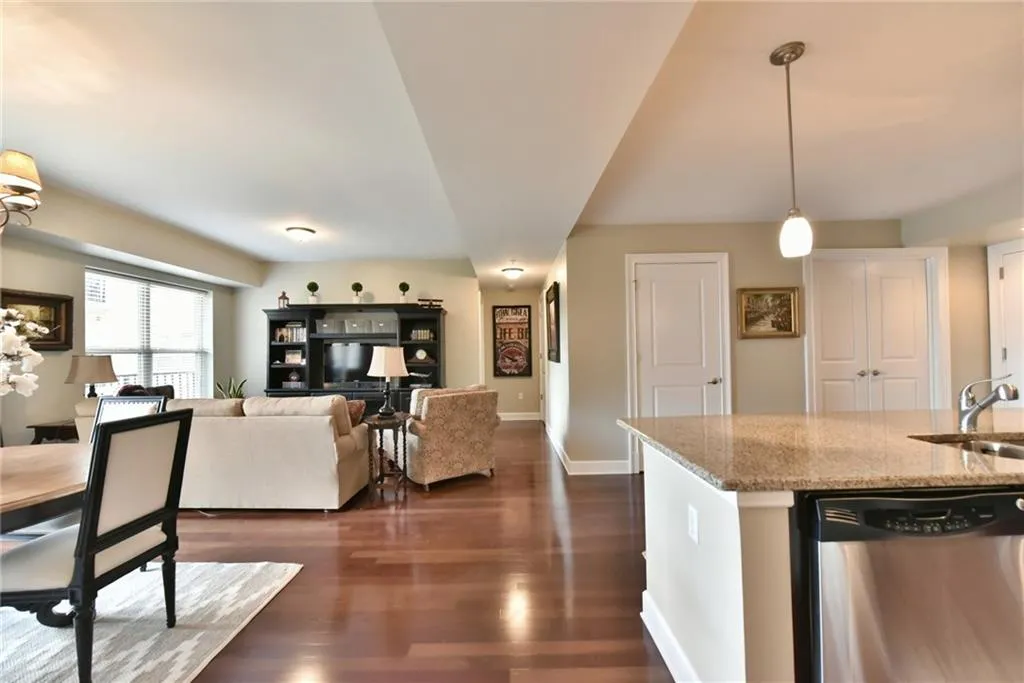 200 River Vista Drive Unit 426, Atlanta, Georgia 30339, 2 Bedrooms Bedrooms, ,2 BathroomsBathrooms,Residential,Sold,200 River Vista Drive Unit 426,5814525