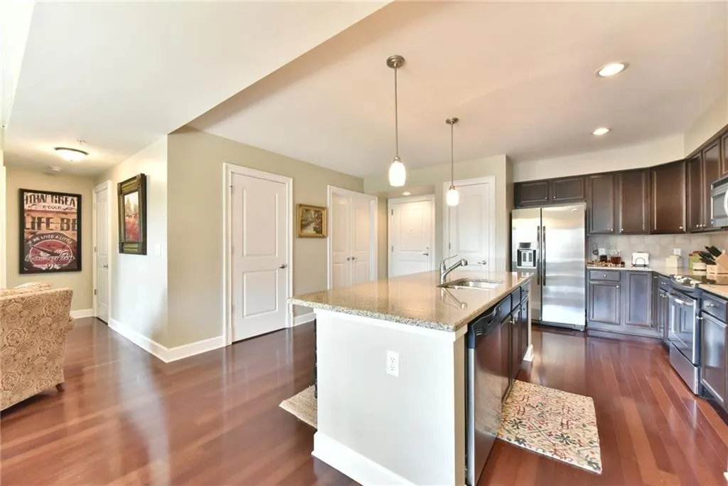 200 River Vista Drive Unit 426, Atlanta, Georgia 30339, 2 Bedrooms Bedrooms, ,2 BathroomsBathrooms,Residential,Sold,200 River Vista Drive Unit 426,5814525