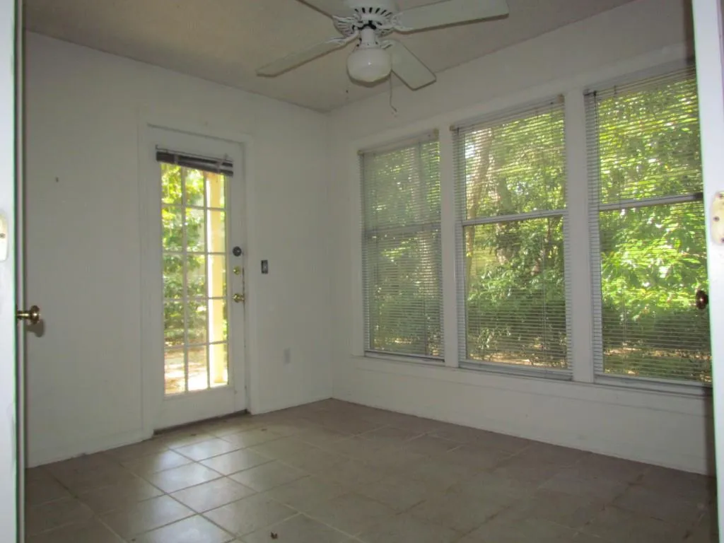 908 Hollyfax Circle Unit 908, Atlanta, Georgia 30328, 2 Bedrooms Bedrooms, ,2 BathroomsBathrooms,Residential,Sold,908 Hollyfax Circle Unit 908,5606876