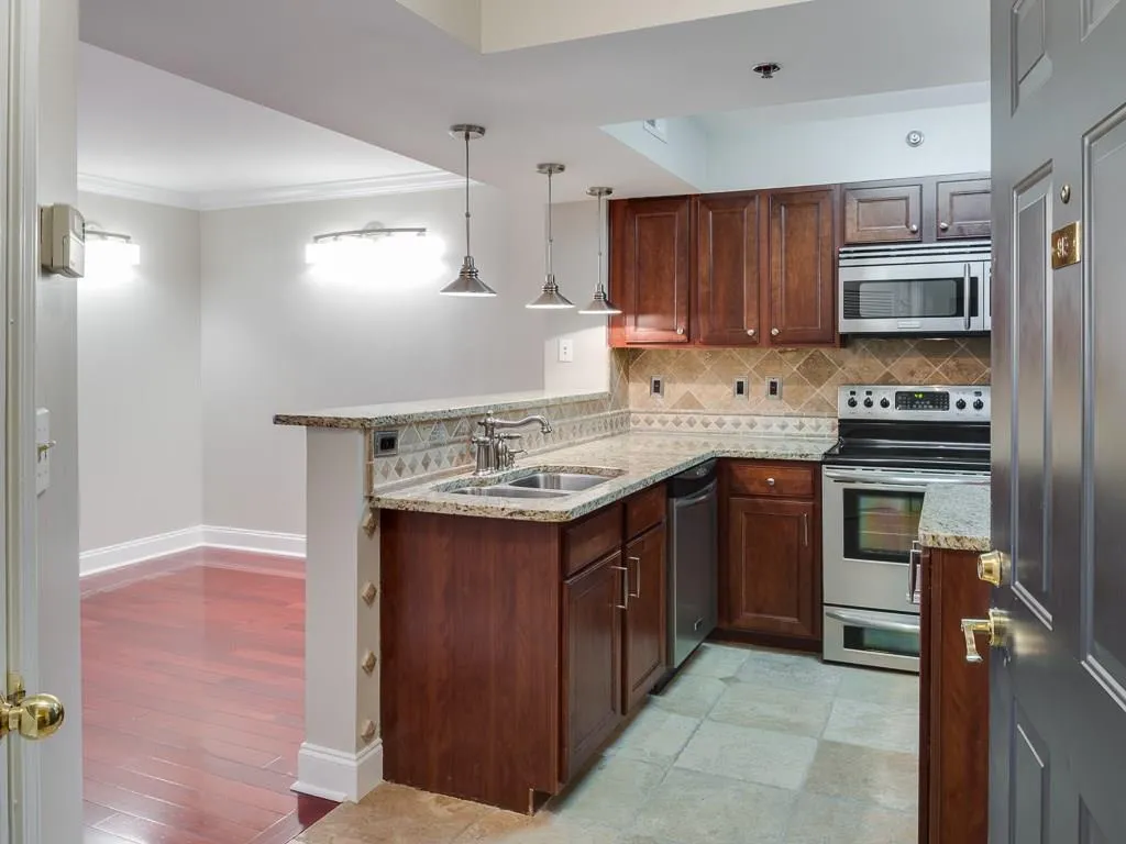 795 Hammond Drive Unit 913, Atlanta, Georgia 30328, 2 Bedrooms Bedrooms, ,2 BathroomsBathrooms,Residential,Sold,795 Hammond Drive Unit 913,5799059