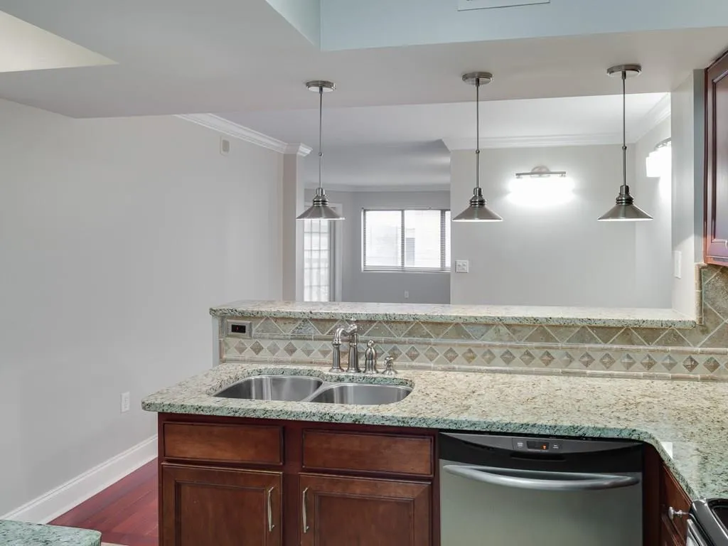 795 Hammond Drive Unit 913, Atlanta, Georgia 30328, 2 Bedrooms Bedrooms, ,2 BathroomsBathrooms,Residential,Sold,795 Hammond Drive Unit 913,5799059