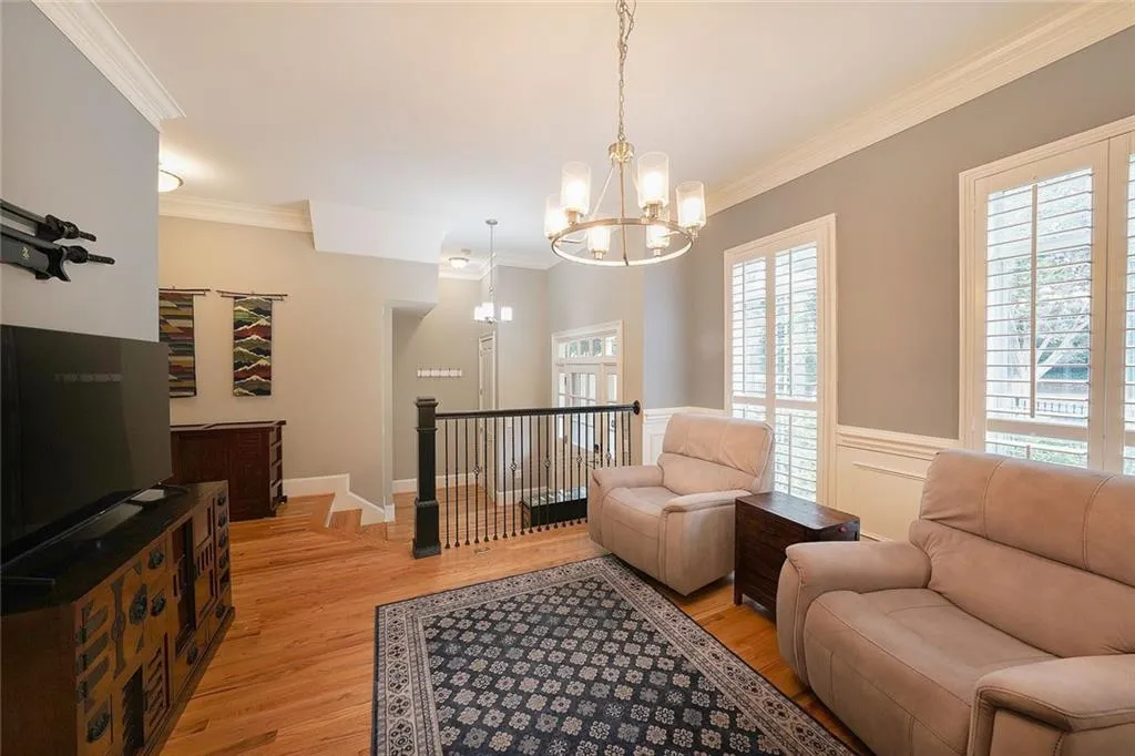 5434 Glenridge View, Atlanta, Georgia 30342, 3 Bedrooms Bedrooms, ,3 BathroomsBathrooms,Residential,For Sale,5434 Glenridge View,7656097 5434 Glenridge View, Atlanta, Georgia 30342, 3 Bedrooms Bedrooms, ,3 BathroomsBathrooms,Residential,For Sale,5434 Glenridge View,7656097