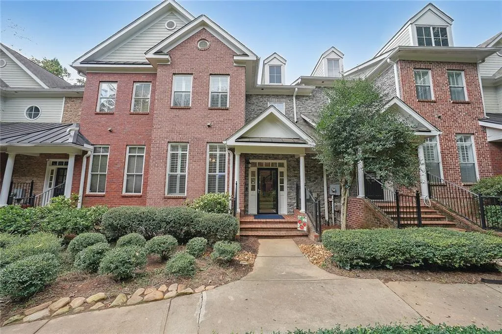 5434 Glenridge View, Atlanta, Georgia 30342, 3 Bedrooms Bedrooms, ,3 BathroomsBathrooms,Residential,For Sale,5434 Glenridge View,7656097