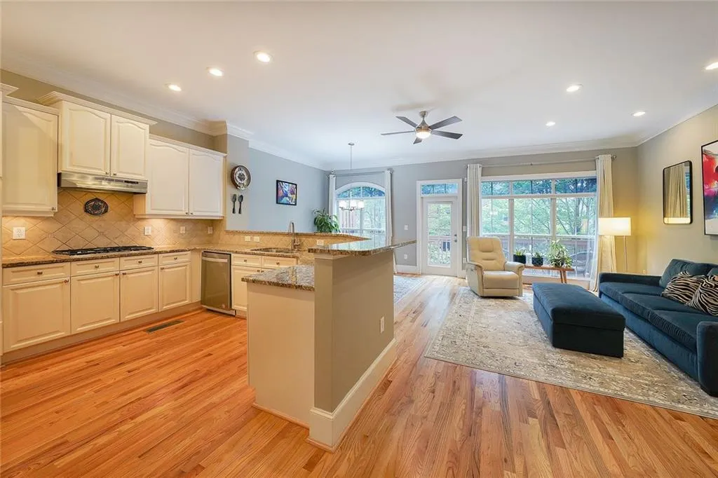 5434 Glenridge View, Atlanta, Georgia 30342, 3 Bedrooms Bedrooms, ,3 BathroomsBathrooms,Residential,For Sale,5434 Glenridge View,7656097 5434 Glenridge View, Atlanta, Georgia 30342, 3 Bedrooms Bedrooms, ,3 BathroomsBathrooms,Residential,For Sale,5434 Glenridge View,7656097