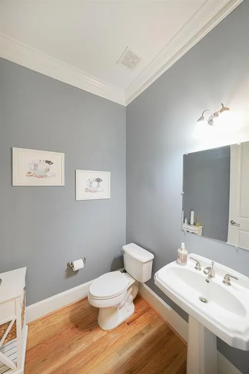 5434 Glenridge View, Atlanta, Georgia 30342, 3 Bedrooms Bedrooms, ,3 BathroomsBathrooms,Residential,For Sale,5434 Glenridge View,7656097 5434 Glenridge View, Atlanta, Georgia 30342, 3 Bedrooms Bedrooms, ,3 BathroomsBathrooms,Residential,For Sale,5434 Glenridge View,7656097