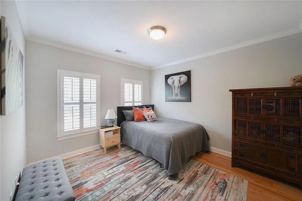 5434 Glenridge View, Atlanta, Georgia 30342, 3 Bedrooms Bedrooms, ,3 BathroomsBathrooms,Residential,For Sale,5434 Glenridge View,7656097 5434 Glenridge View, Atlanta, Georgia 30342, 3 Bedrooms Bedrooms, ,3 BathroomsBathrooms,Residential,For Sale,5434 Glenridge View,7656097