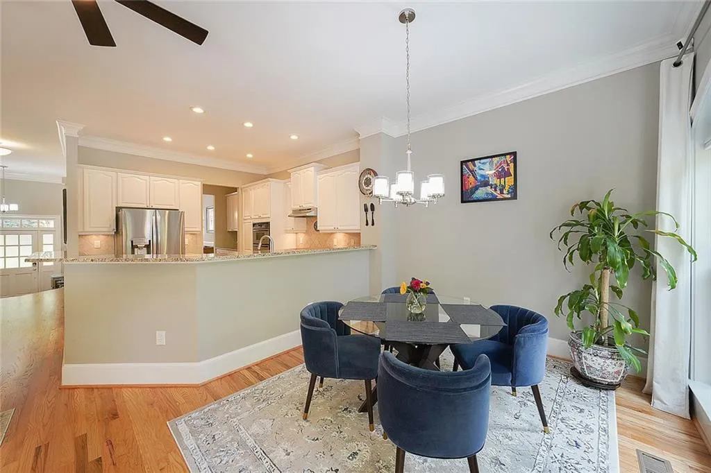 5434 Glenridge View, Atlanta, Georgia 30342, 3 Bedrooms Bedrooms, ,3 BathroomsBathrooms,Residential,For Sale,5434 Glenridge View,7656097 5434 Glenridge View, Atlanta, Georgia 30342, 3 Bedrooms Bedrooms, ,3 BathroomsBathrooms,Residential,For Sale,5434 Glenridge View,7656097