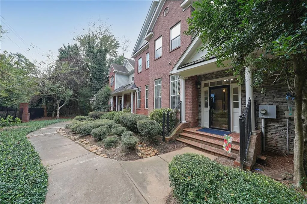 5434 Glenridge View, Atlanta, Georgia 30342, 3 Bedrooms Bedrooms, ,3 BathroomsBathrooms,Residential,For Sale,5434 Glenridge View,7656097 5434 Glenridge View, Atlanta, Georgia 30342, 3 Bedrooms Bedrooms, ,3 BathroomsBathrooms,Residential,For Sale,5434 Glenridge View,7656097