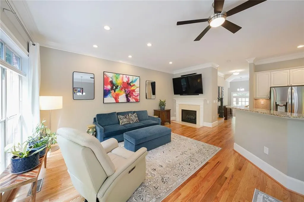 5434 Glenridge View, Atlanta, Georgia 30342, 3 Bedrooms Bedrooms, ,3 BathroomsBathrooms,Residential,For Sale,5434 Glenridge View,7656097 5434 Glenridge View, Atlanta, Georgia 30342, 3 Bedrooms Bedrooms, ,3 BathroomsBathrooms,Residential,For Sale,5434 Glenridge View,7656097