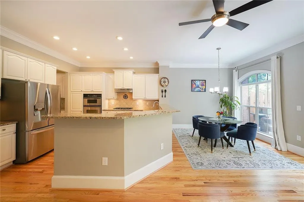 5434 Glenridge View, Atlanta, Georgia 30342, 3 Bedrooms Bedrooms, ,3 BathroomsBathrooms,Residential,For Sale,5434 Glenridge View,7656097 5434 Glenridge View, Atlanta, Georgia 30342, 3 Bedrooms Bedrooms, ,3 BathroomsBathrooms,Residential,For Sale,5434 Glenridge View,7656097