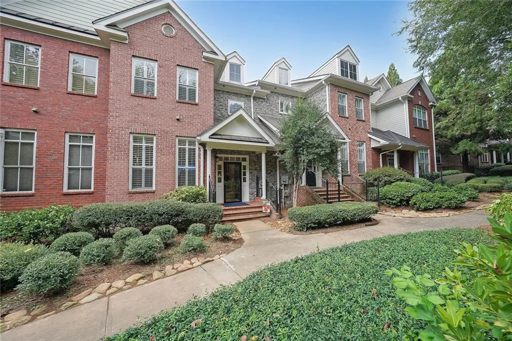 5434 Glenridge View, Atlanta, Georgia 30342, 3 Bedrooms Bedrooms, ,3 BathroomsBathrooms,Residential,For Sale,5434 Glenridge View,7656097 5434 Glenridge View, Atlanta, Georgia 30342, 3 Bedrooms Bedrooms, ,3 BathroomsBathrooms,Residential,For Sale,5434 Glenridge View,7656097