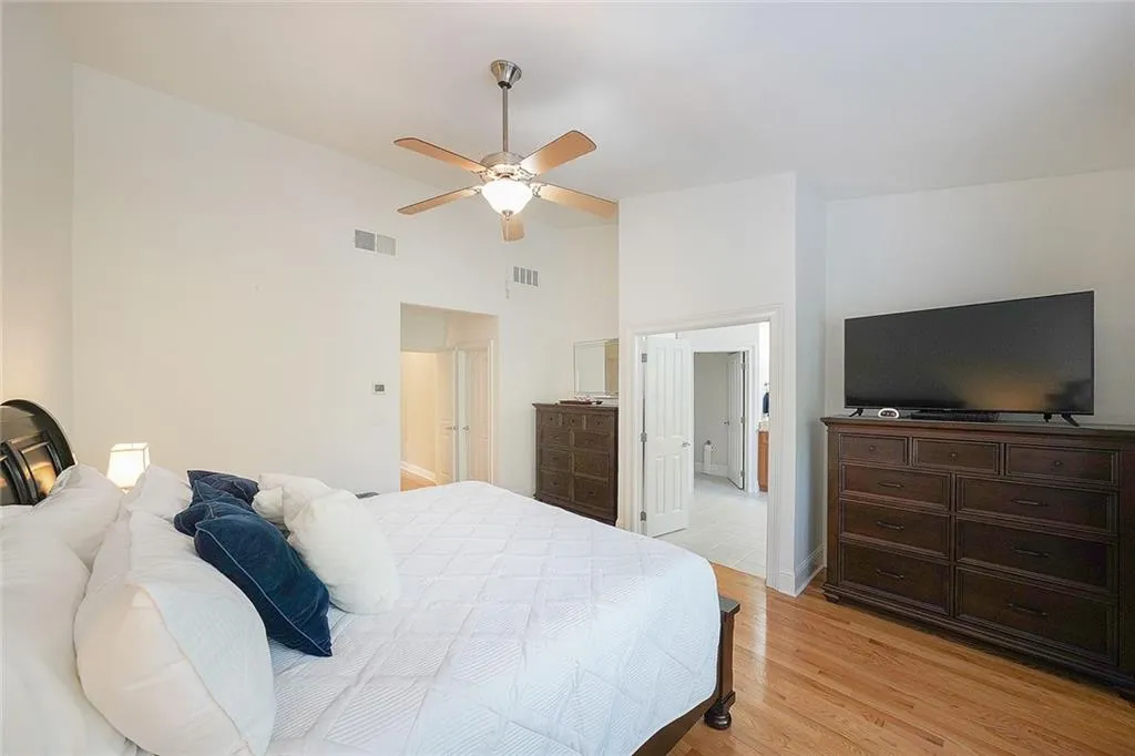 5434 Glenridge View, Atlanta, Georgia 30342, 3 Bedrooms Bedrooms, ,3 BathroomsBathrooms,Residential,For Sale,5434 Glenridge View,7656097 5434 Glenridge View, Atlanta, Georgia 30342, 3 Bedrooms Bedrooms, ,3 BathroomsBathrooms,Residential,For Sale,5434 Glenridge View,7656097