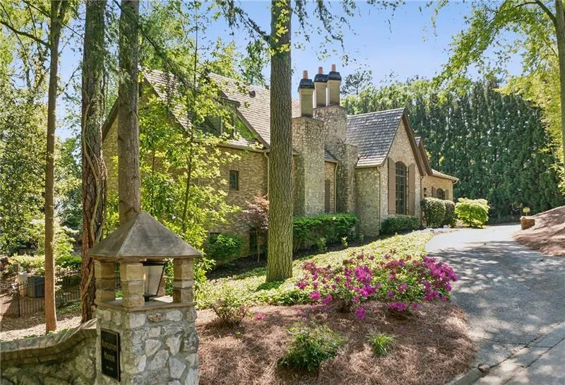 105 Kingston Manor, Atlanta, Georgia 30342, 7 Bedrooms Bedrooms, ,7 BathroomsBathrooms,Residential,For Sale,105 Kingston Manor,7699271