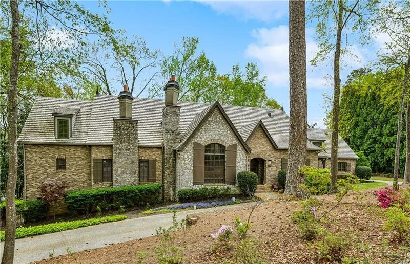 105 Kingston Manor, Atlanta, Georgia 30342, 7 Bedrooms Bedrooms, ,7 BathroomsBathrooms,Residential,For Sale,105 Kingston Manor,7699271