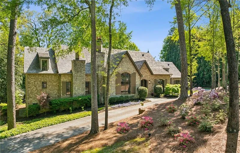 105 Kingston Manor, Atlanta, Georgia 30342, 7 Bedrooms Bedrooms, ,7 BathroomsBathrooms,Residential,For Sale,105 Kingston Manor,7699271