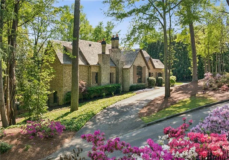 105 Kingston Manor, Atlanta, Georgia 30342, 7 Bedrooms Bedrooms, ,7 BathroomsBathrooms,Residential,For Sale,105 Kingston Manor,7699271