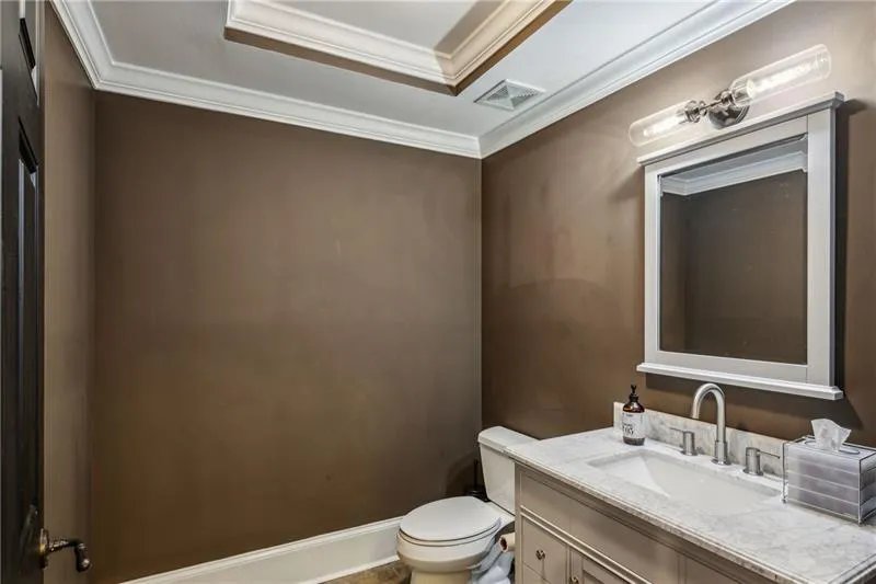 105 Kingston Manor, Atlanta, Georgia 30342, 7 Bedrooms Bedrooms, ,7 BathroomsBathrooms,Residential,For Sale,105 Kingston Manor,7699271