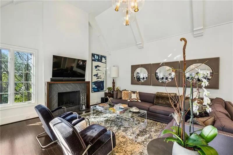 105 Kingston Manor, Atlanta, Georgia 30342, 7 Bedrooms Bedrooms, ,7 BathroomsBathrooms,Residential,For Sale,105 Kingston Manor,7699271