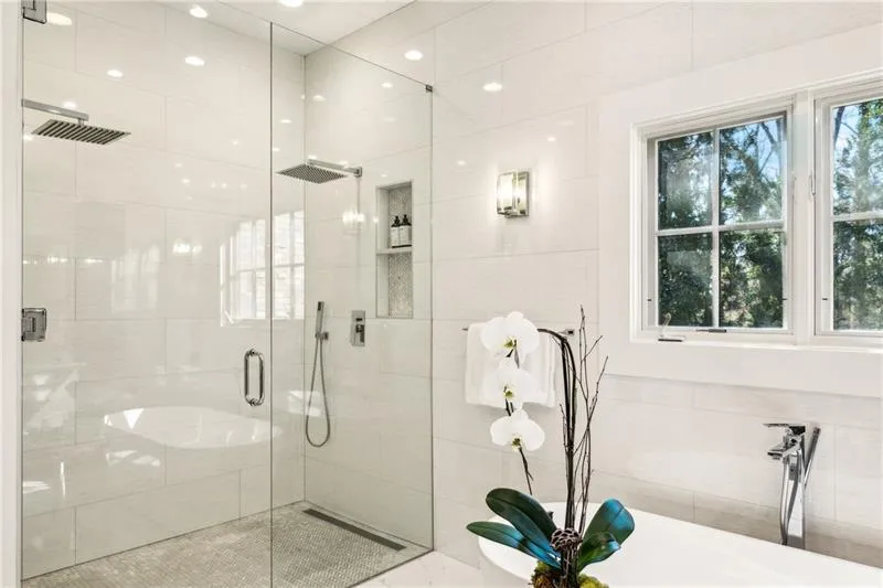 105 Kingston Manor, Atlanta, Georgia 30342, 7 Bedrooms Bedrooms, ,7 BathroomsBathrooms,Residential,For Sale,105 Kingston Manor,7699271