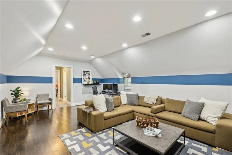 105 Kingston Manor, Atlanta, Georgia 30342, 7 Bedrooms Bedrooms, ,7 BathroomsBathrooms,Residential,For Sale,105 Kingston Manor,7699271