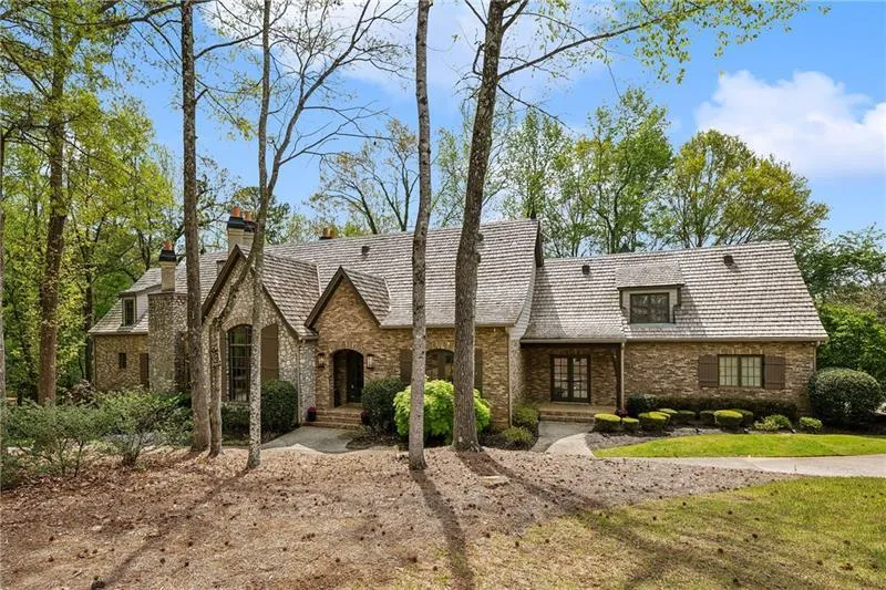 105 Kingston Manor, Atlanta, Georgia 30342, 7 Bedrooms Bedrooms, 0 ,7 BathroomsBathrooms,Residential,For Sale,105 Kingston Manor,7699271