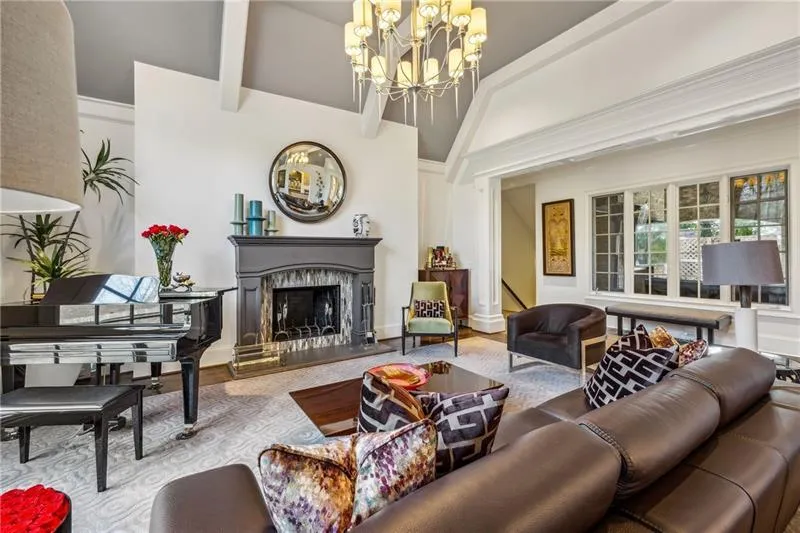 105 Kingston Manor, Atlanta, Georgia 30342, 7 Bedrooms Bedrooms, ,7 BathroomsBathrooms,Residential,For Sale,105 Kingston Manor,7699271