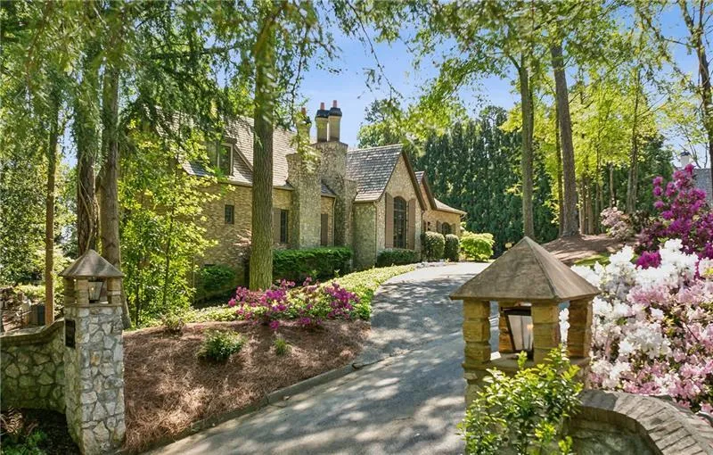 105 Kingston Manor, Atlanta, Georgia 30342, 7 Bedrooms Bedrooms, ,7 BathroomsBathrooms,Residential,For Sale,105 Kingston Manor,7699271