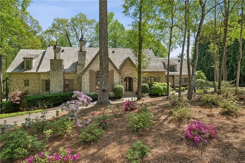 105 Kingston Manor, Atlanta, Georgia 30342, 7 Bedrooms Bedrooms, ,7 BathroomsBathrooms,Residential,For Sale,105 Kingston Manor,7699271