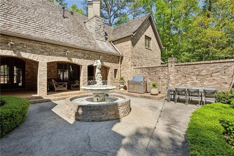 105 Kingston Manor, Atlanta, Georgia 30342, 7 Bedrooms Bedrooms, ,7 BathroomsBathrooms,Residential,For Sale,105 Kingston Manor,7699271