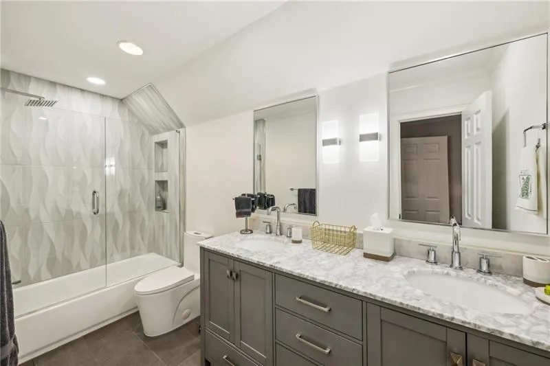 105 Kingston Manor, Atlanta, Georgia 30342, 7 Bedrooms Bedrooms, ,7 BathroomsBathrooms,Residential,For Sale,105 Kingston Manor,7699271