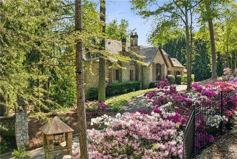 105 Kingston Manor, Atlanta, Georgia 30342, 7 Bedrooms Bedrooms, ,7 BathroomsBathrooms,Residential,For Sale,105 Kingston Manor,7699271