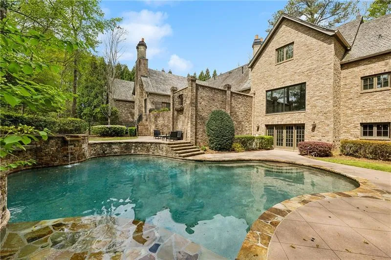 105 Kingston Manor, Atlanta, Georgia 30342, 7 Bedrooms Bedrooms, ,7 BathroomsBathrooms,Residential,For Sale,105 Kingston Manor,7699271