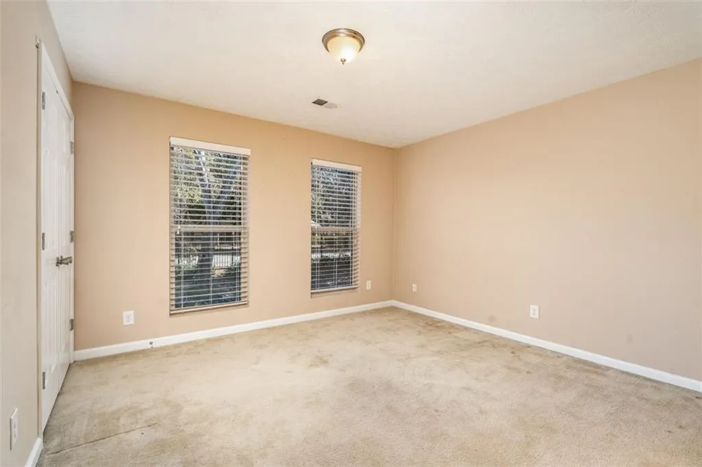 175 N River Drive Unit B, Atlanta, Georgia 30350, 2 Bedrooms Bedrooms, ,2 BathroomsBathrooms,Residential,Sold,175 N River Drive Unit B,6999931