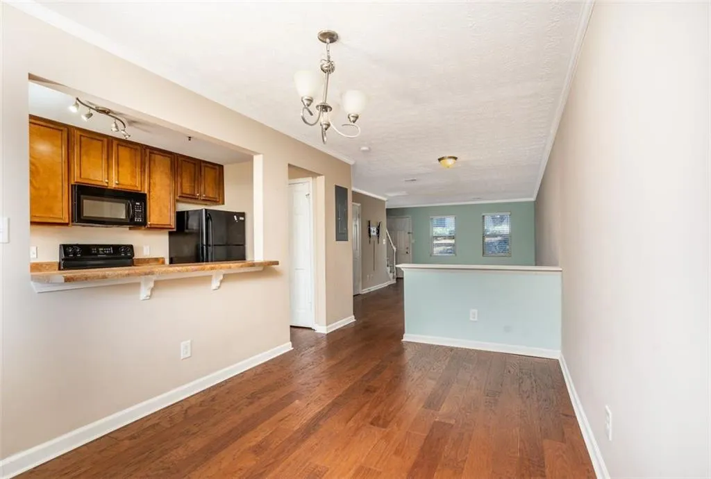 175 N River Drive Unit B, Atlanta, Georgia 30350, 2 Bedrooms Bedrooms, ,2 BathroomsBathrooms,Residential,Sold,175 N River Drive Unit B,6999931