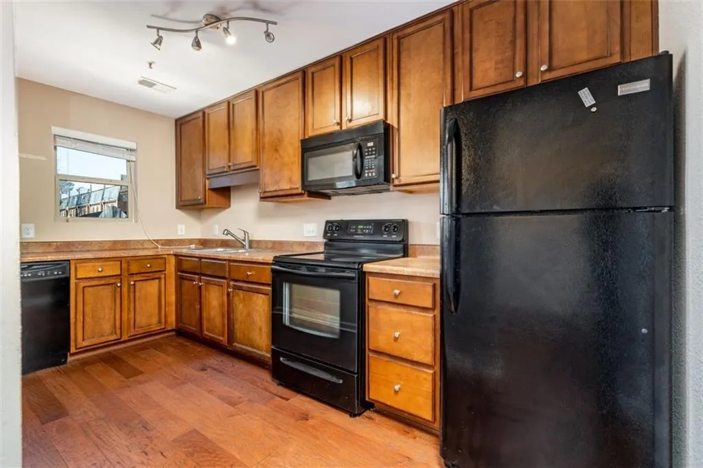 175 N River Drive Unit B, Atlanta, Georgia 30350, 2 Bedrooms Bedrooms, ,2 BathroomsBathrooms,Residential,Sold,175 N River Drive Unit B,6999931