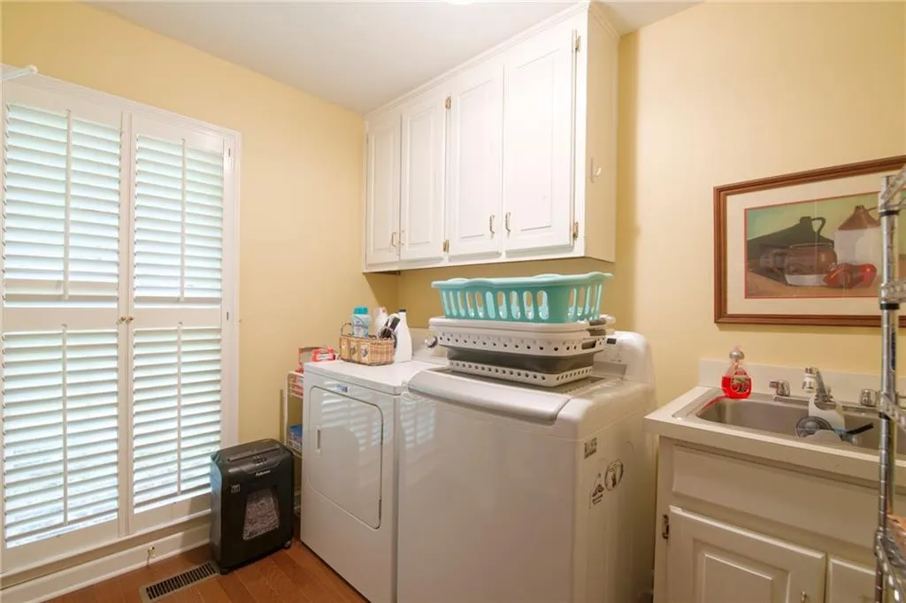 555 Spindlewick Drive, Atlanta, Georgia 30350, 4 Bedrooms Bedrooms, ,3 BathroomsBathrooms,Residential,For Sale,555 Spindlewick Drive,7759477